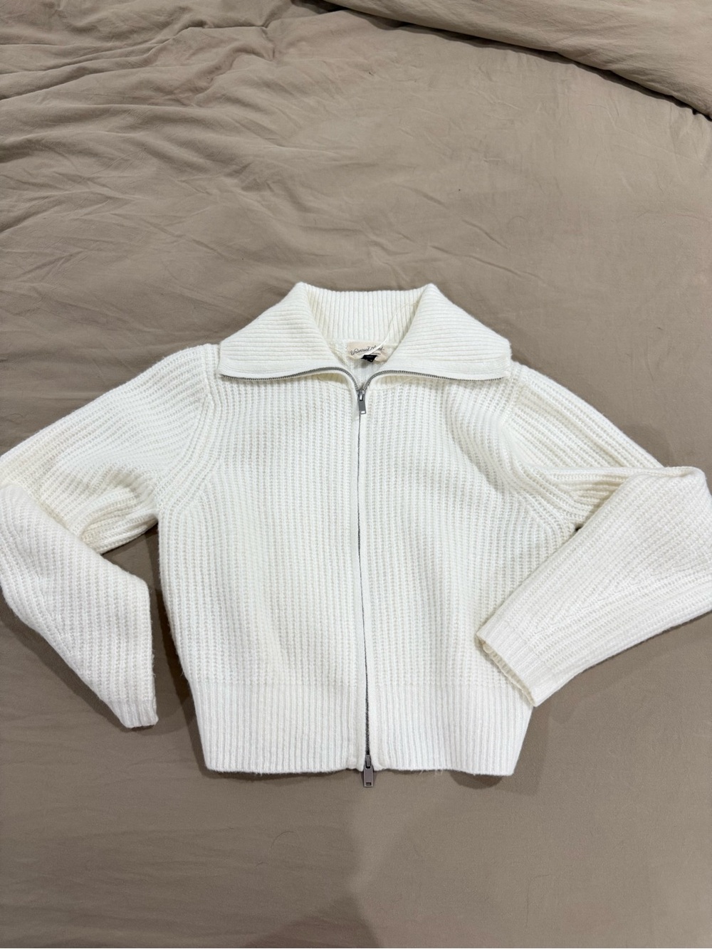 Ribbed Zip-Front Cropped Sweater Jacket - White
